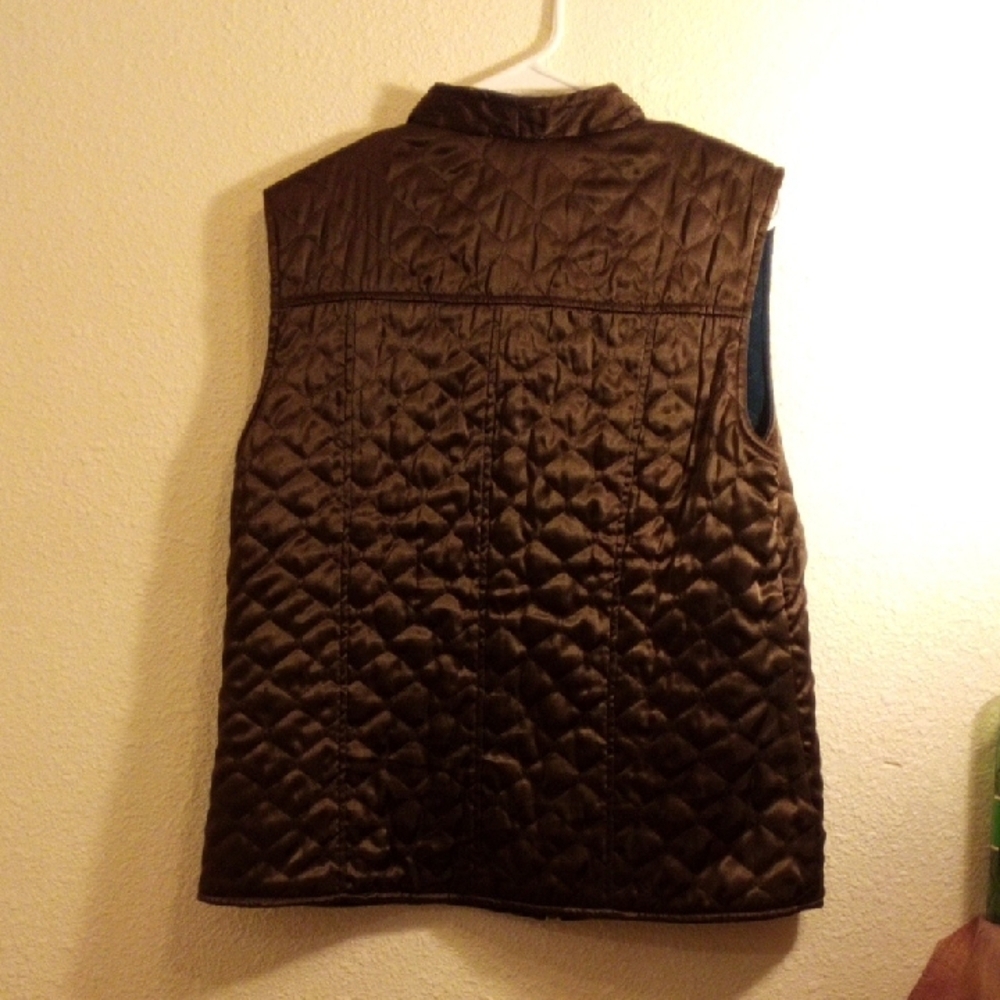 Women's s Quilted Brown Vest - Picture 3 of 4